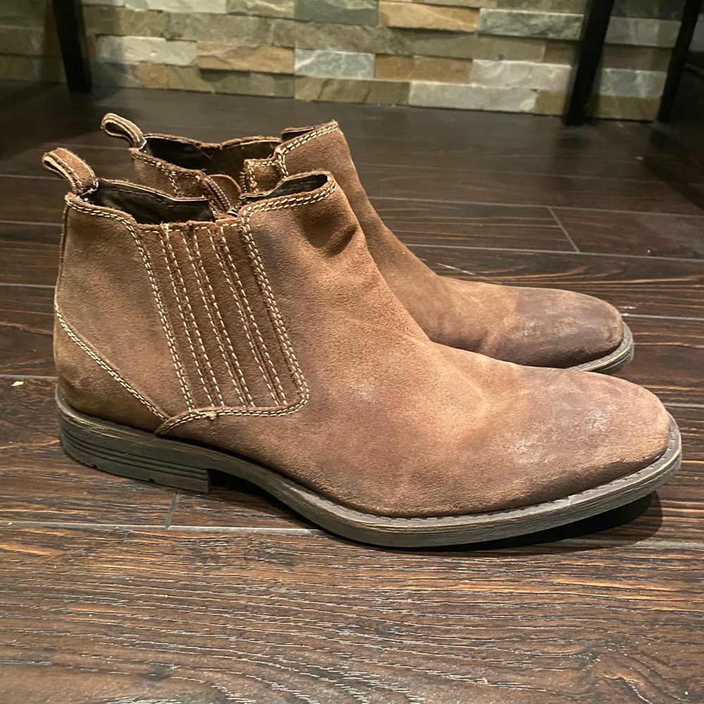 Steve Madden Distressed Men’s Chelsea Boot